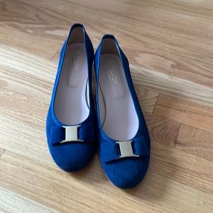 Blues suede Italian loafers